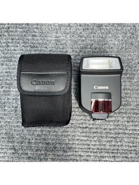 Canon Speedlite 220EX Shoe Mount External Flash w/ Soft Case Untested
